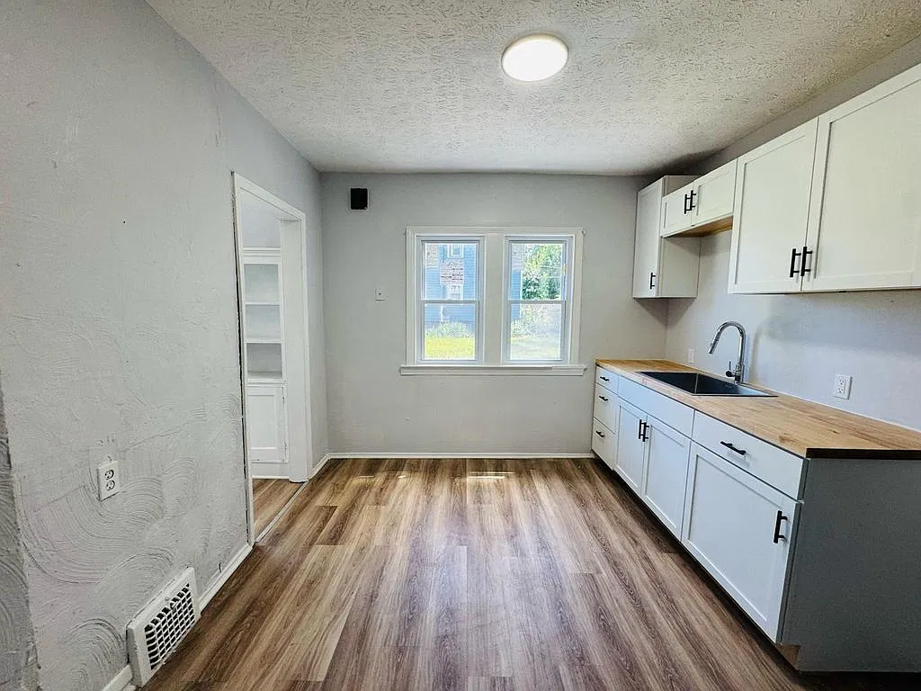 2 bed, $975 — Photo 2
