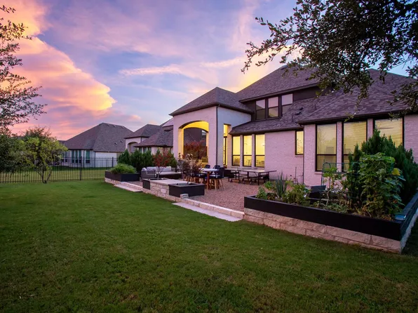 668 Two Creeks Ln, Austin, TX 78737