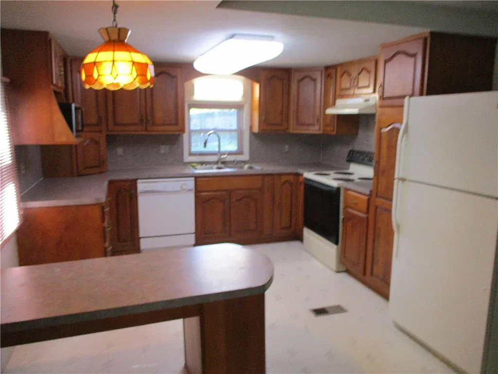 2 bed, 1.0 bath, 1206 sqft, $1,500 — Photo 2