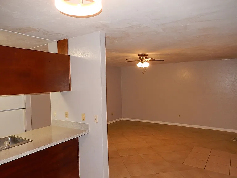 2334 Sylvan Ct — Photo 6