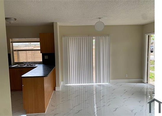 5th image of 3005 NW 4th Ave APT 2