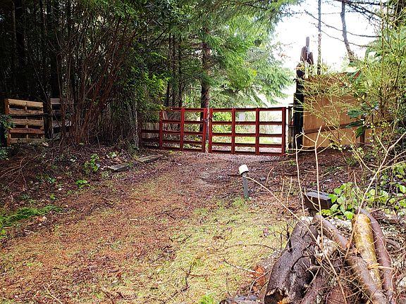 3rd image of 63500 Shore Edge Dr