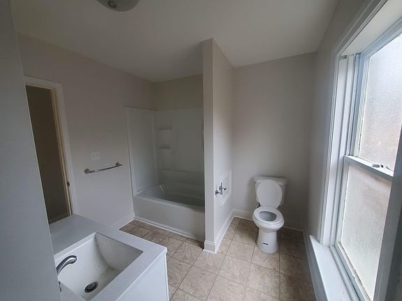 4th image of 1909 Market St #A