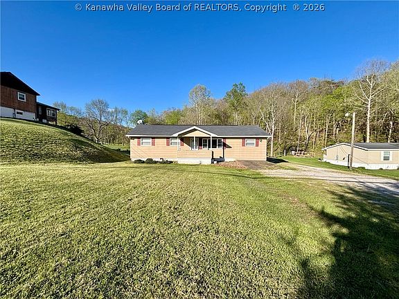 2nd image of 2530 Greenhills Rd