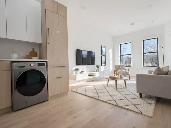 375 Madison Street image 1 of 7