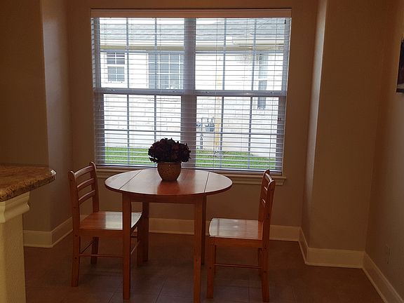 5th image of 611 Persimmon Ct