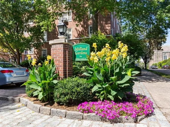 2 Midland Gardens #4C, Bronxville, NY 10708