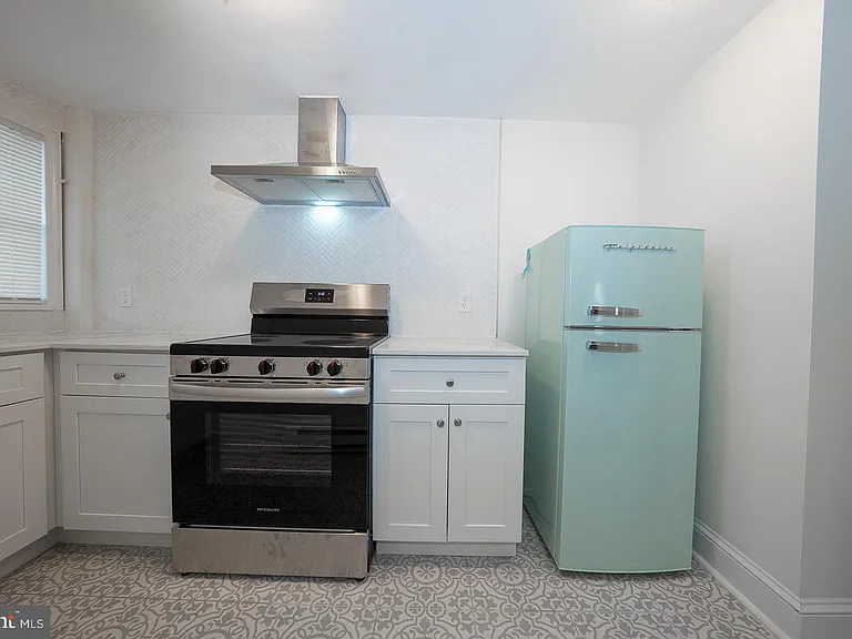 717 Miller St — Photo 46