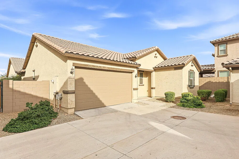 3 bed, 2.0 bath, 1550 sqft, $2,280 — Photo 1