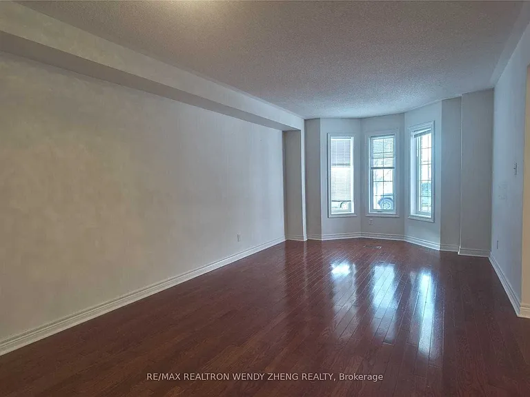 103 Greenhalf Dr — Photo 2