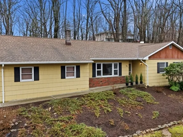 14 Hill Rd, Stanhope Boro, NJ 07874