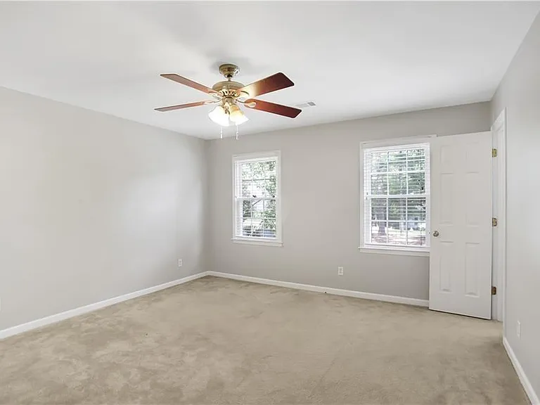 455 Persimmon Ln — Photo 19