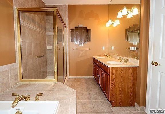 2nd image of 605 Bardini Dr