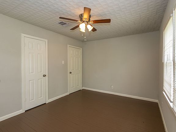 5th image of 4710 El Paso St