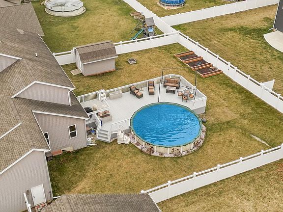 3rd image of 6442 Hidden Waters Dr