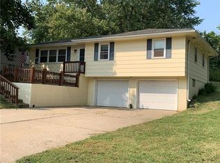 2411 Dewey St, Saint Joseph, MO 64505
