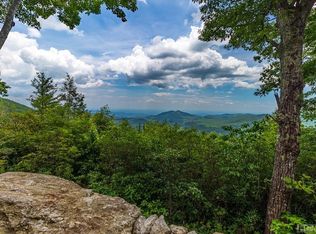 144 Manahawk Way, Sapphire, NC 28774