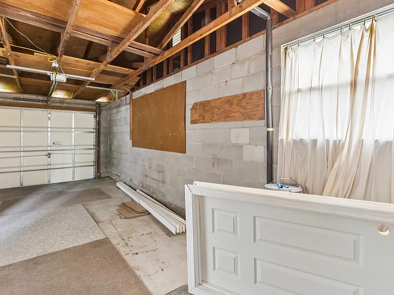 8428 Red Holly Ln — Photo 17