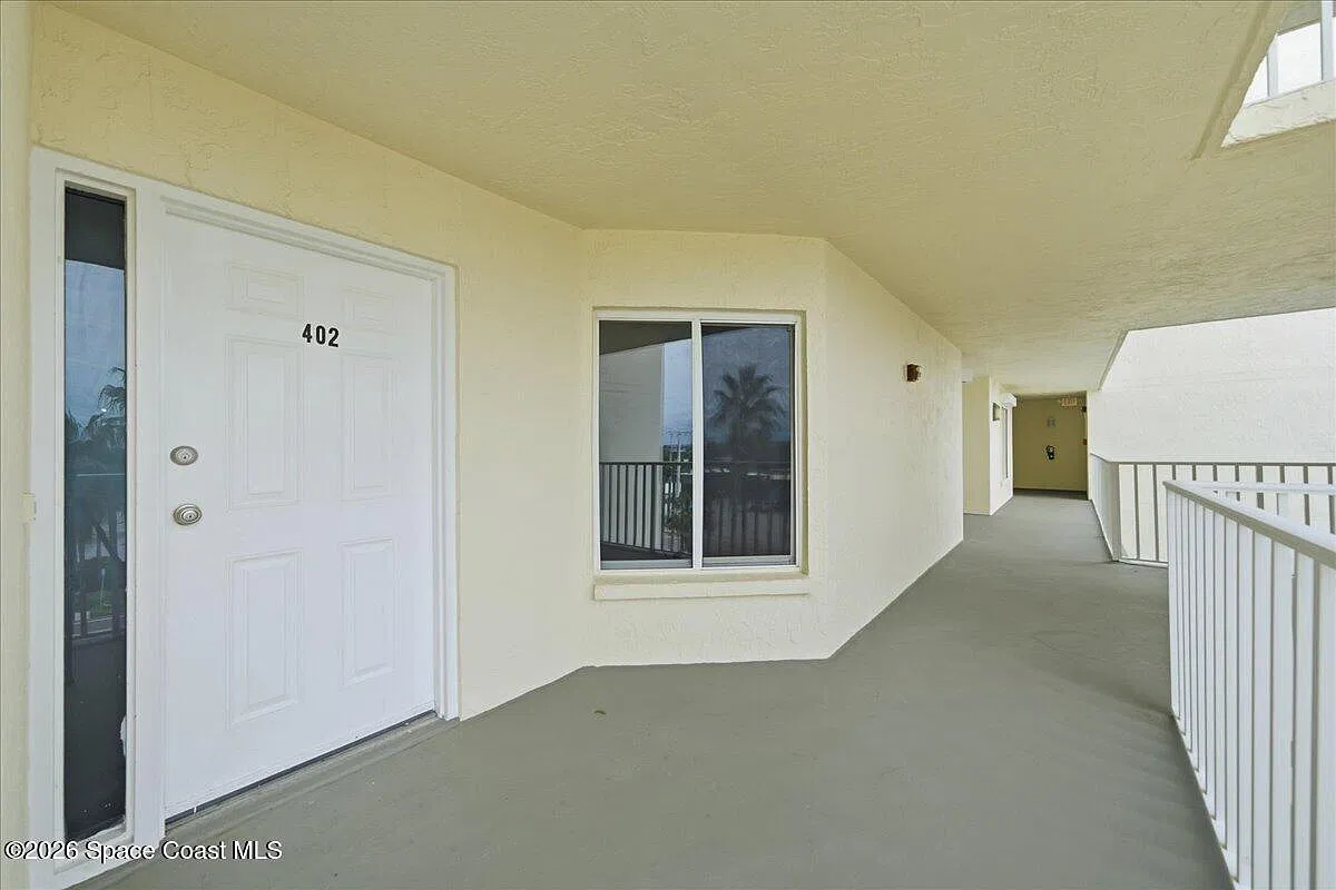 3 bed, 2.0 bath, 1638 sqft, $4,500 — Photo 3