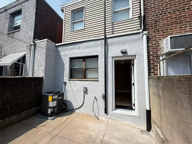 810 Watkins St — Photo 1