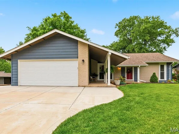 14632 Laketrails Ct, Chesterfield, MO 63017