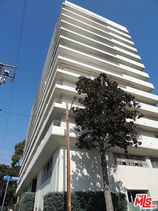 1st image of 838 N Doheny Dr APT 201