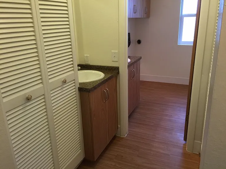 1042 S Ellen Cir #1 — Photo 4