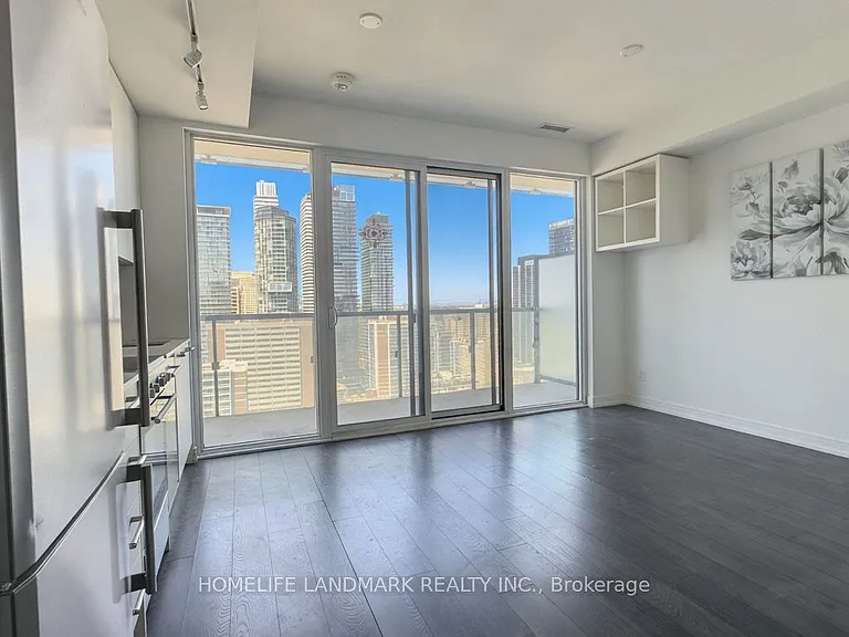 28 Wellesley St E #3008 — Photo 10