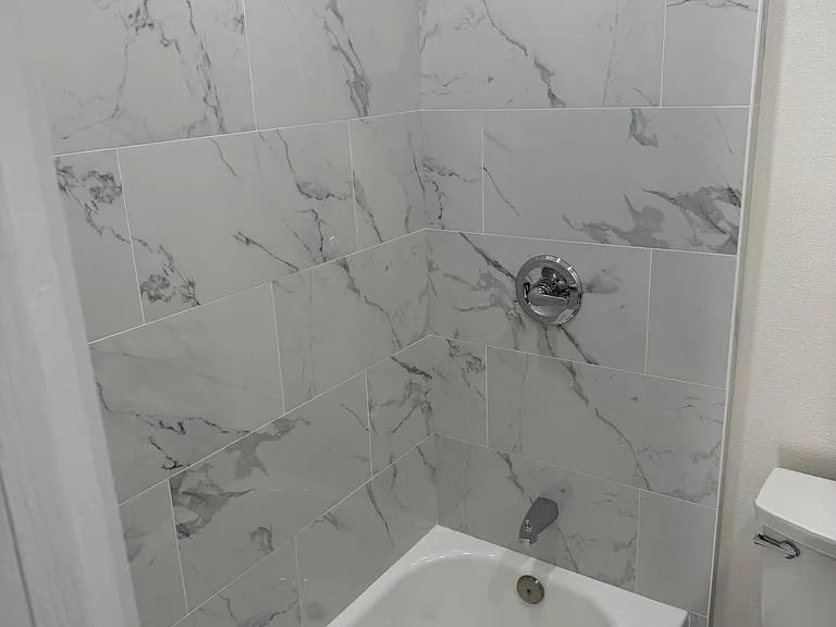 2610 W 54th St — Photo 5
