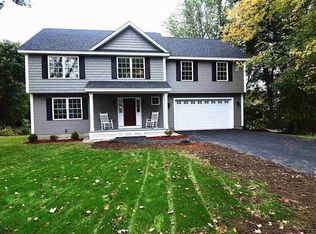 25 Berry St, Derry, NH 03038