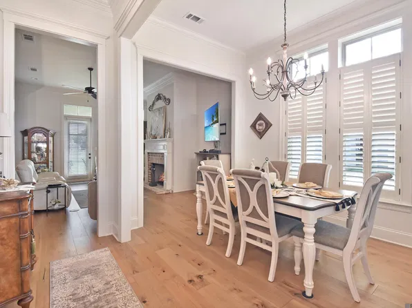 353 Glenthorne Dr, Gonzales, LA 70737