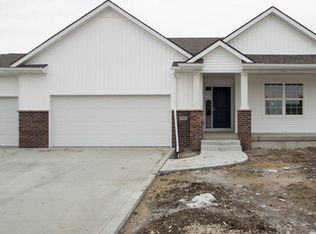 690 NW Autumn Crest Dr, Ankeny, IA 50023