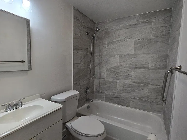 1351 Christian St — Photo 18