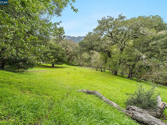 4th image of 9 Charles Hill Rd