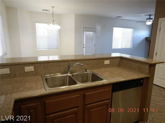 711 Taliput Palm Pl — Photo 9