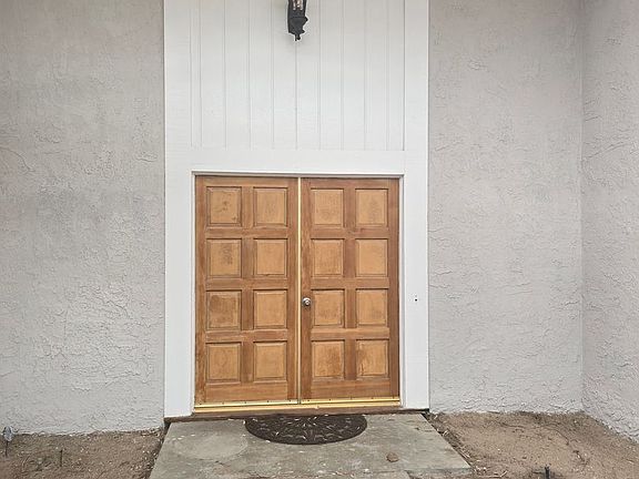 3rd image of 818 Sherri St