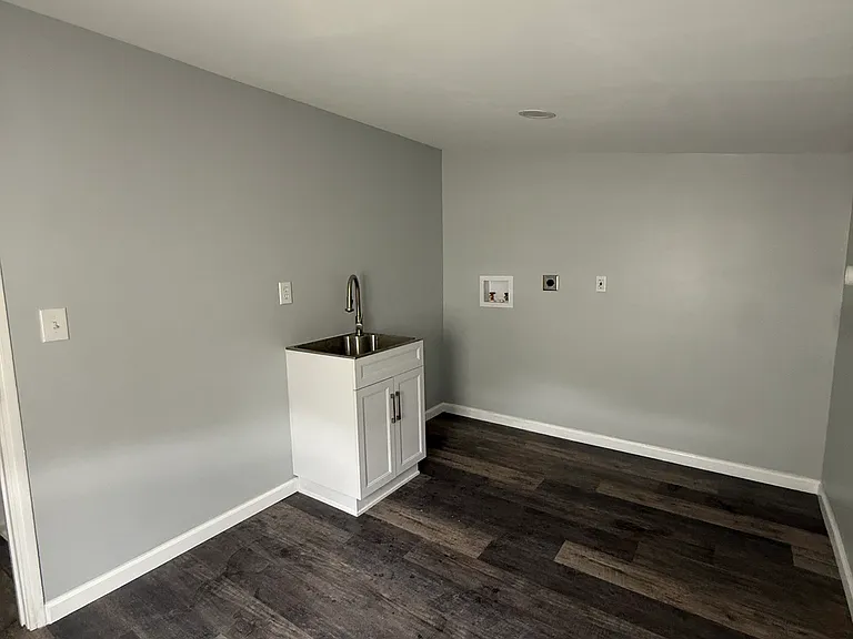 1435 W 50th St #UP — Photo 10