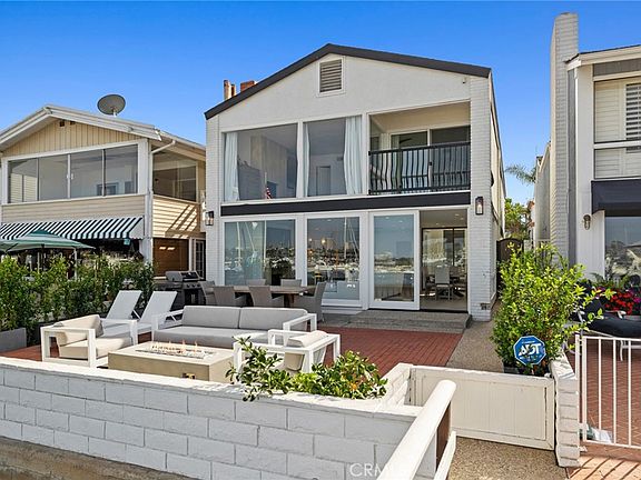 2nd image of 1202 E Balboa Blvd