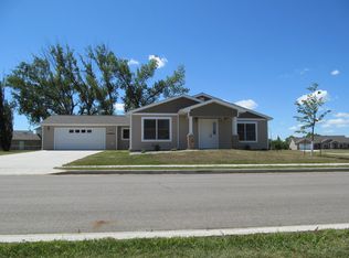 113 Roaming Rd, Minot Afb, ND 58704