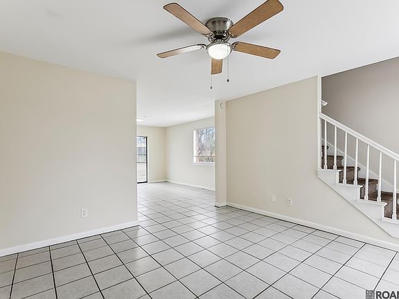4th image of 12481-12483 Warfield Ave
