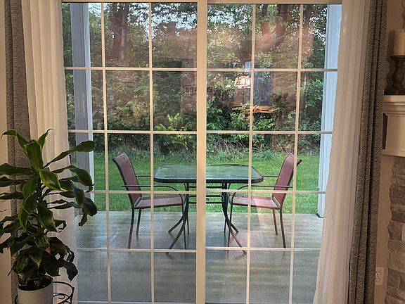 5th image of 634 Queens Ct