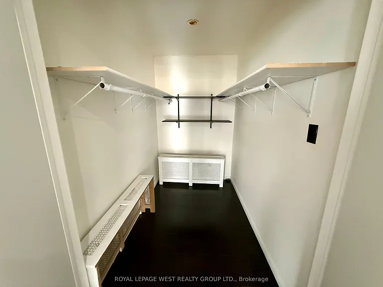 261 Queen St W #3 — Photo 22