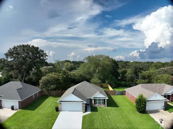 132 Oakwood Ave, Fairhope, AL 36532