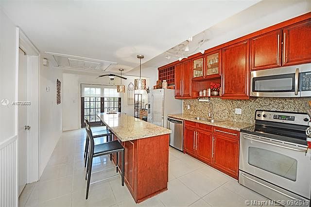 Home For Sale In Victoria Park