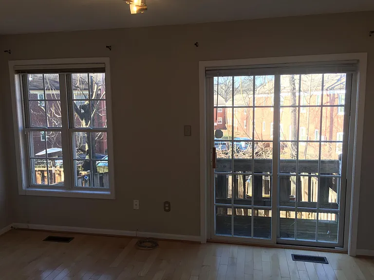 1638 S Taylor St — Photo 16