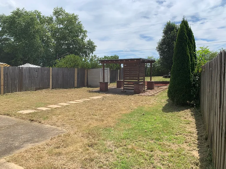 1032 Washington Dr — Photo 8