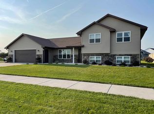 698 Prairie Vw, Evansville, WI 53536
