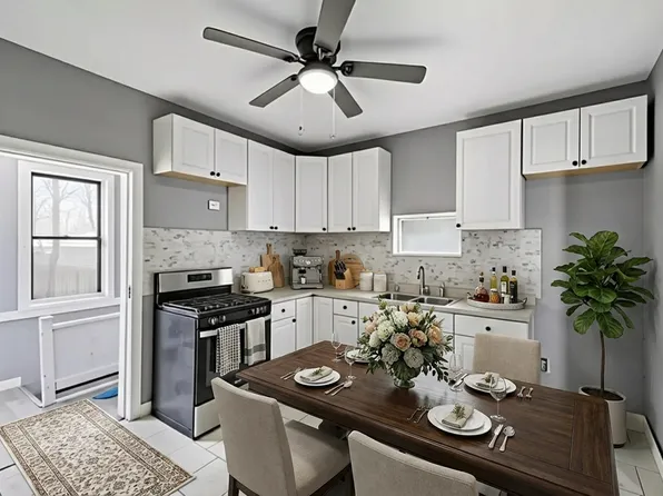 252 W 115th St, Chicago, IL 60628