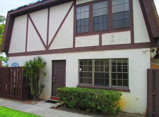 140 Weybridge Cir APT D, Royal Palm Beach, FL 33411