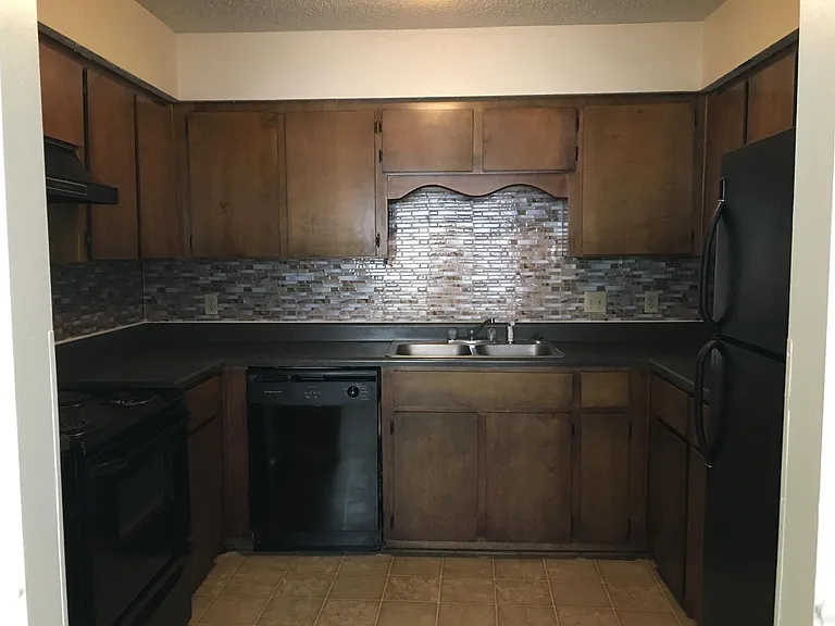663 Windhaven Dr — Photo 13